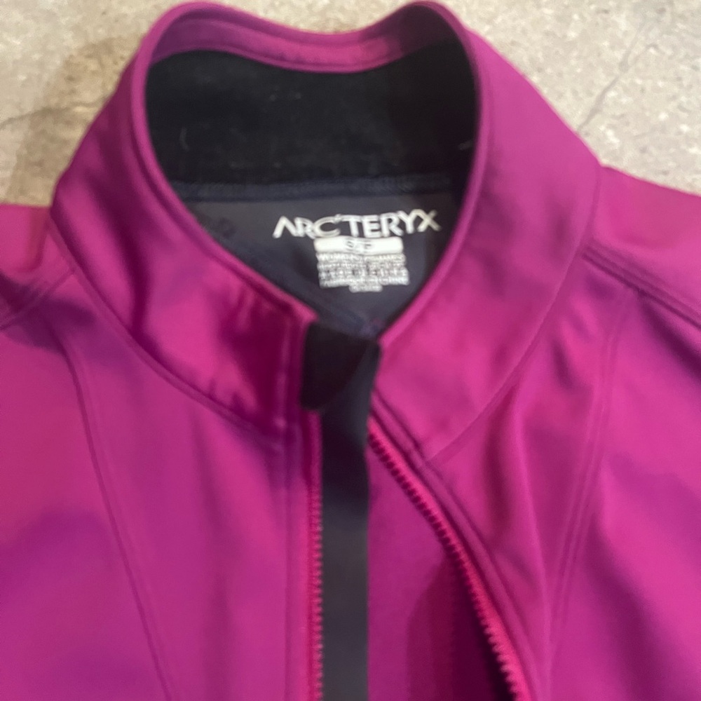 Arcteryx Windstopper Softshell - Small - image 2